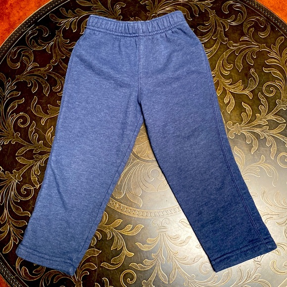 Boys Bundle 1 Pr Sweat Pants and 3 Short Sleeve T-Shirts Size 2-3T - Picture 13 of 14